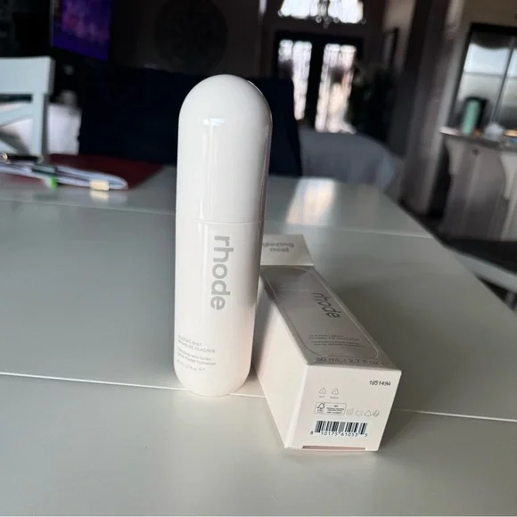 RHODE Glazing Mist - Picture 3 of 5